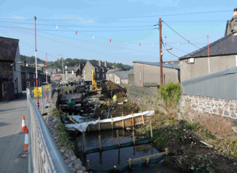 Flood defences being improved at Dolgellau