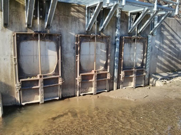 Overflow system on the river Mwldan