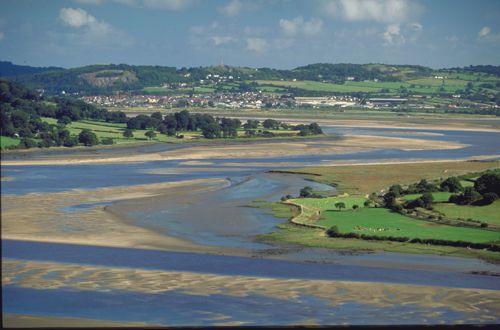 Golwgfa o'r afon Conwy